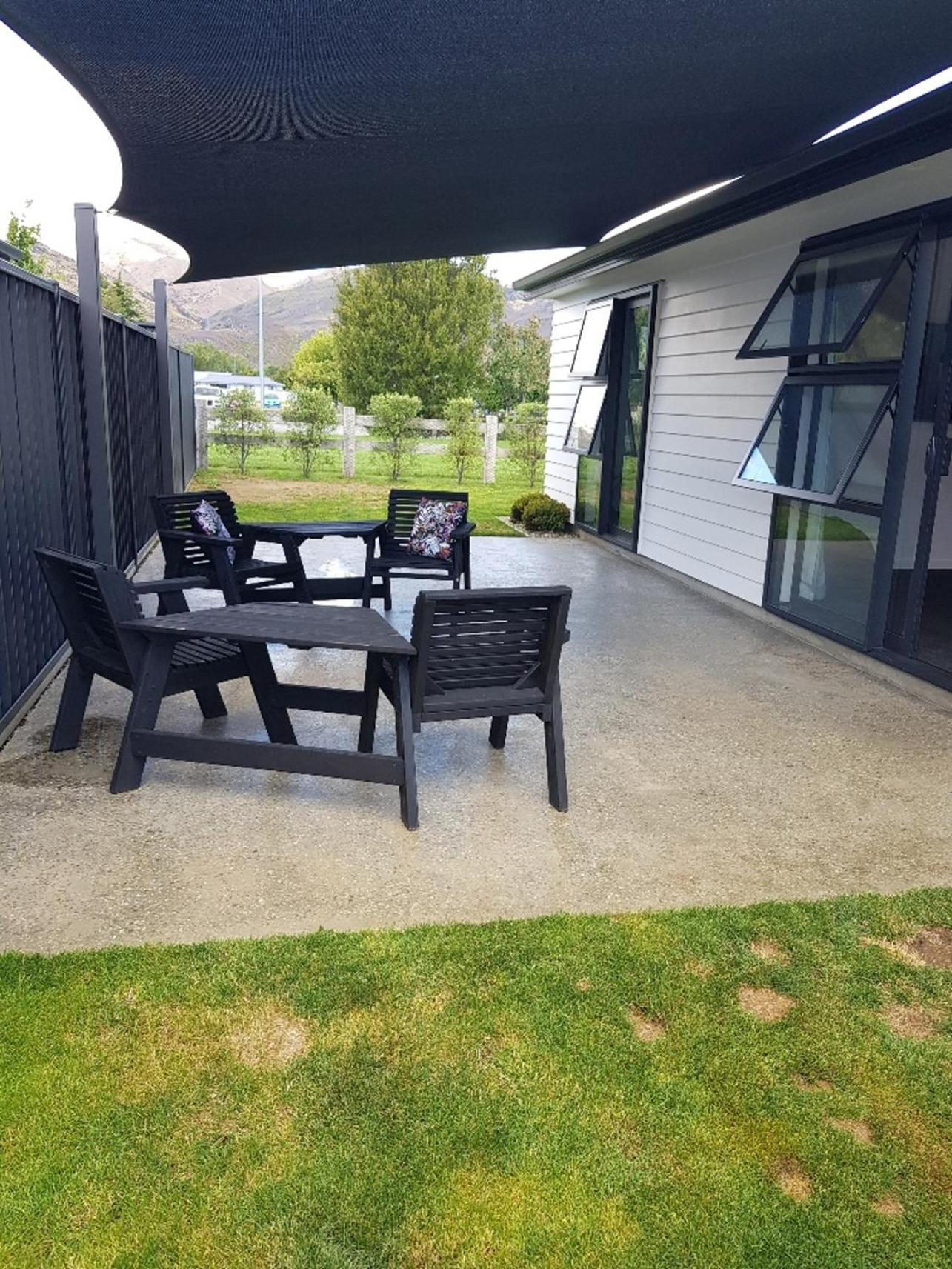 Modern Family Pad In Cromwell Vila Exterior foto
